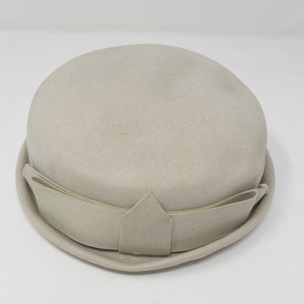 The Dayton co vintage tan felt pillbox hat headpiece women’s